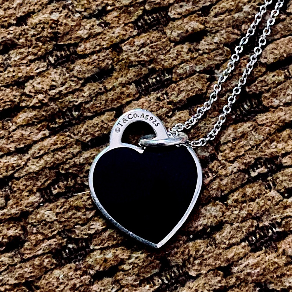 *RARE* RTT black enamel heart tag with Tiffany chain